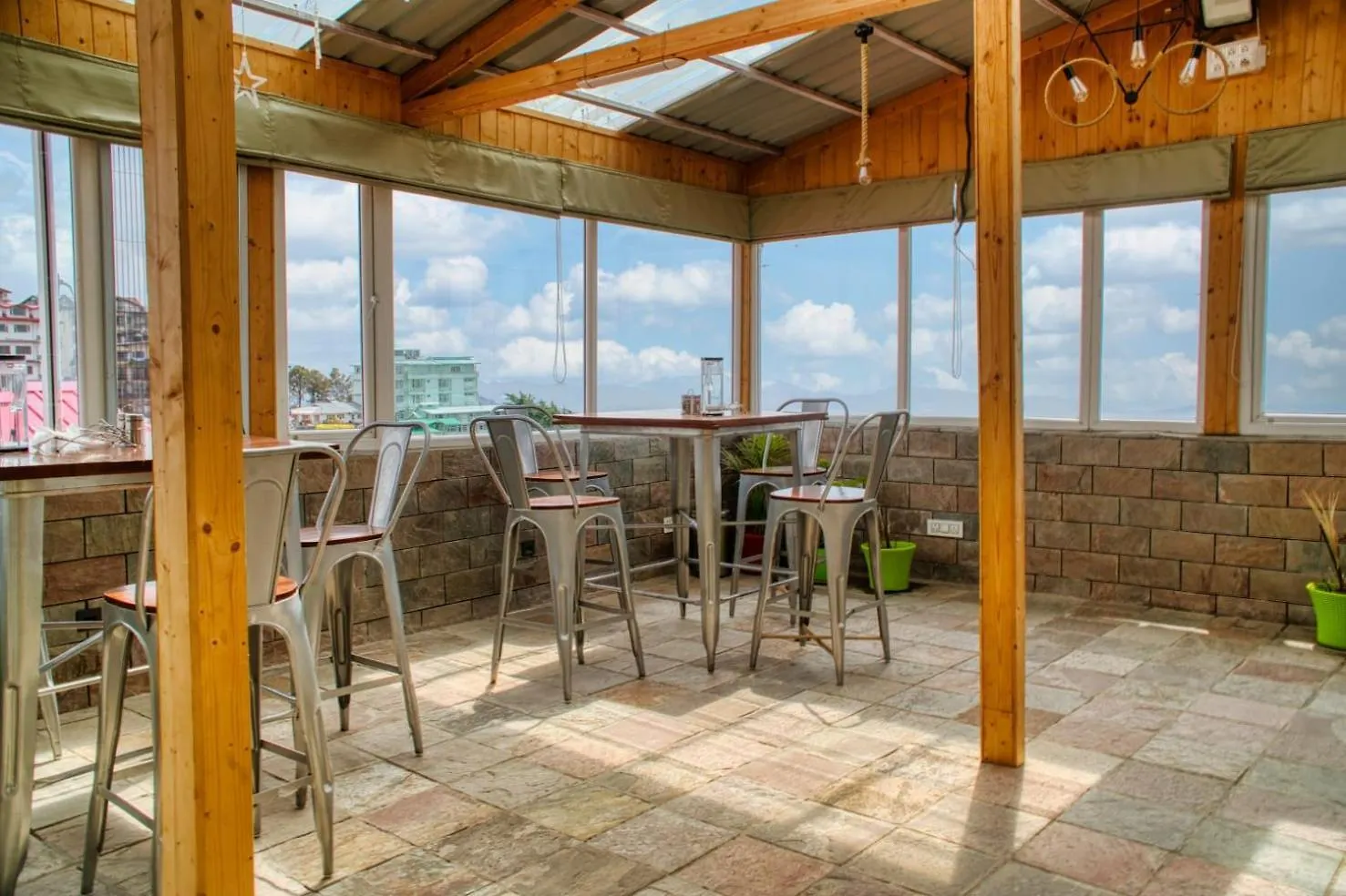 Bed & Breakfast Hill Hideout Rooms & Suites Shimla